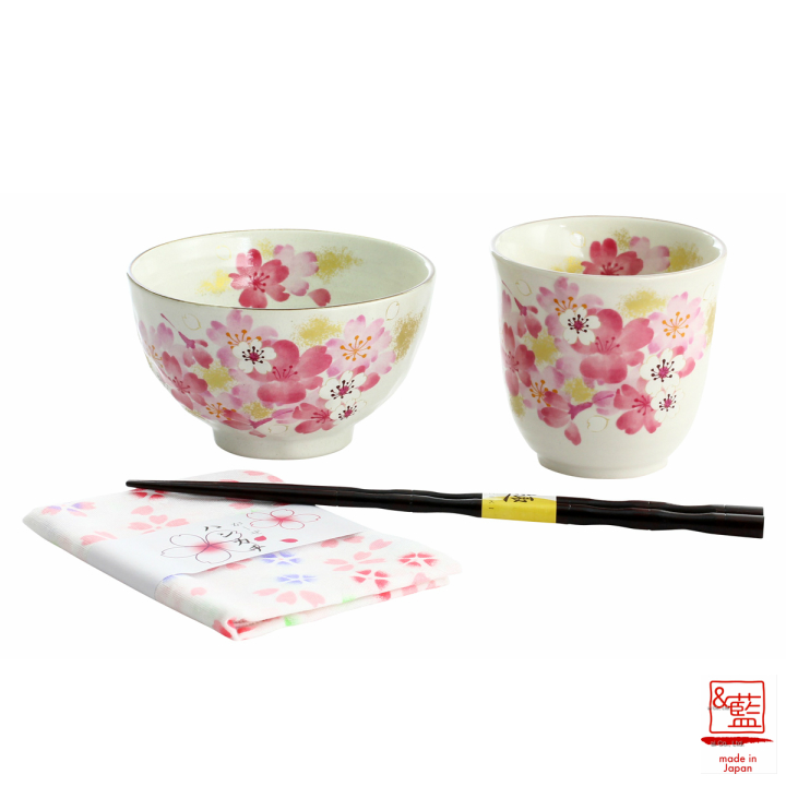 【ご紹介します！人気の桜の食器！】華きらら飯碗湯呑(ハンカチ付)